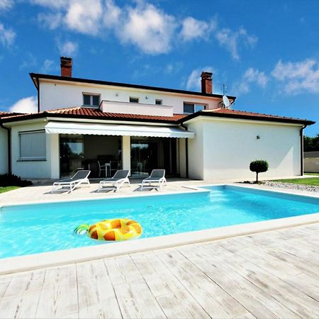 Moderne Villa Alex Exclusive In Porec Mit Pool Экстерьер фото